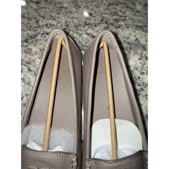 Tory Burch Lowell 2 Driver Tumbled Leather French Grey Loafers Size 8 - Picture 4 of 7